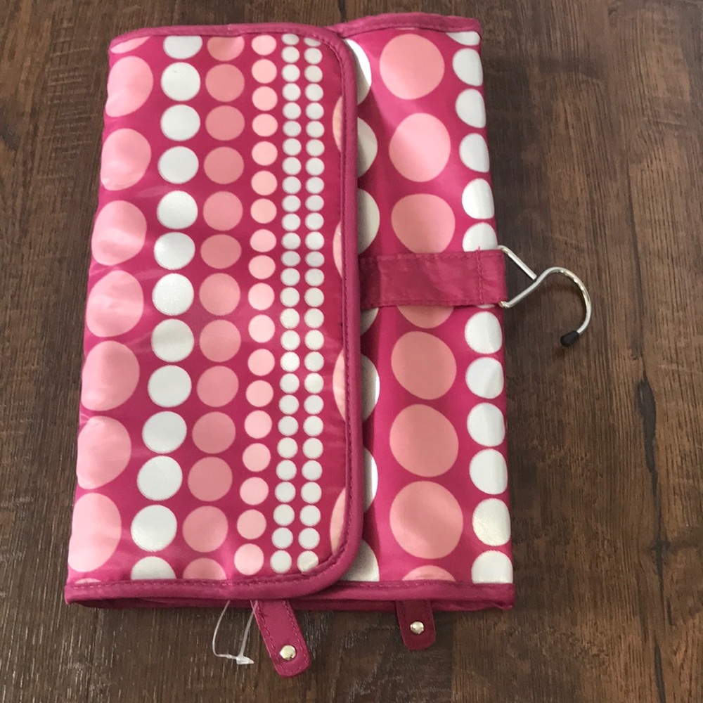 Travel case for toiletries